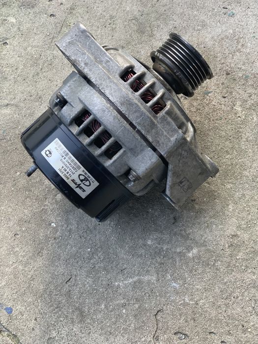 Продам генератор ваз 2110