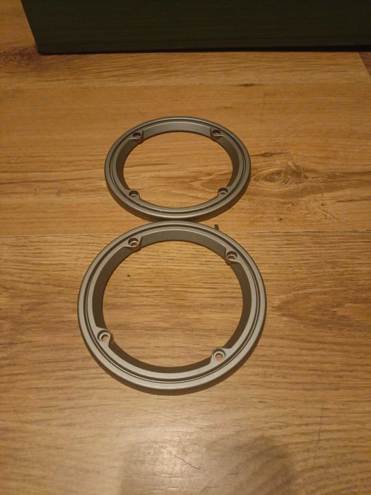 Sprzedam pierścienie na głośniki JBL E80.