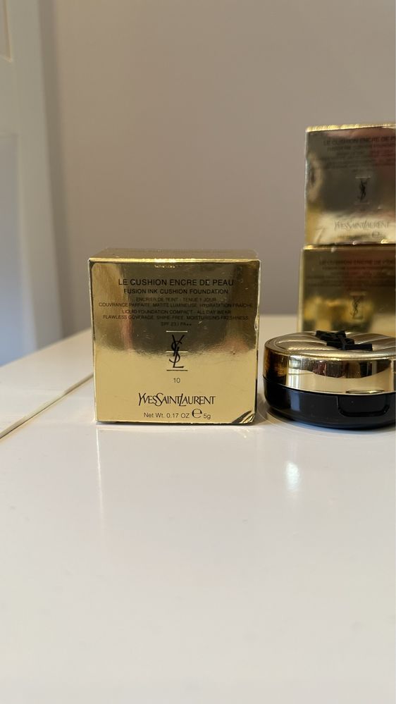 Podkład w kompakcie YSL Yves Saint Laurent 10 20