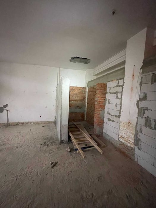 Продаж будинку Пекарська, заготовка під готель, 700м2