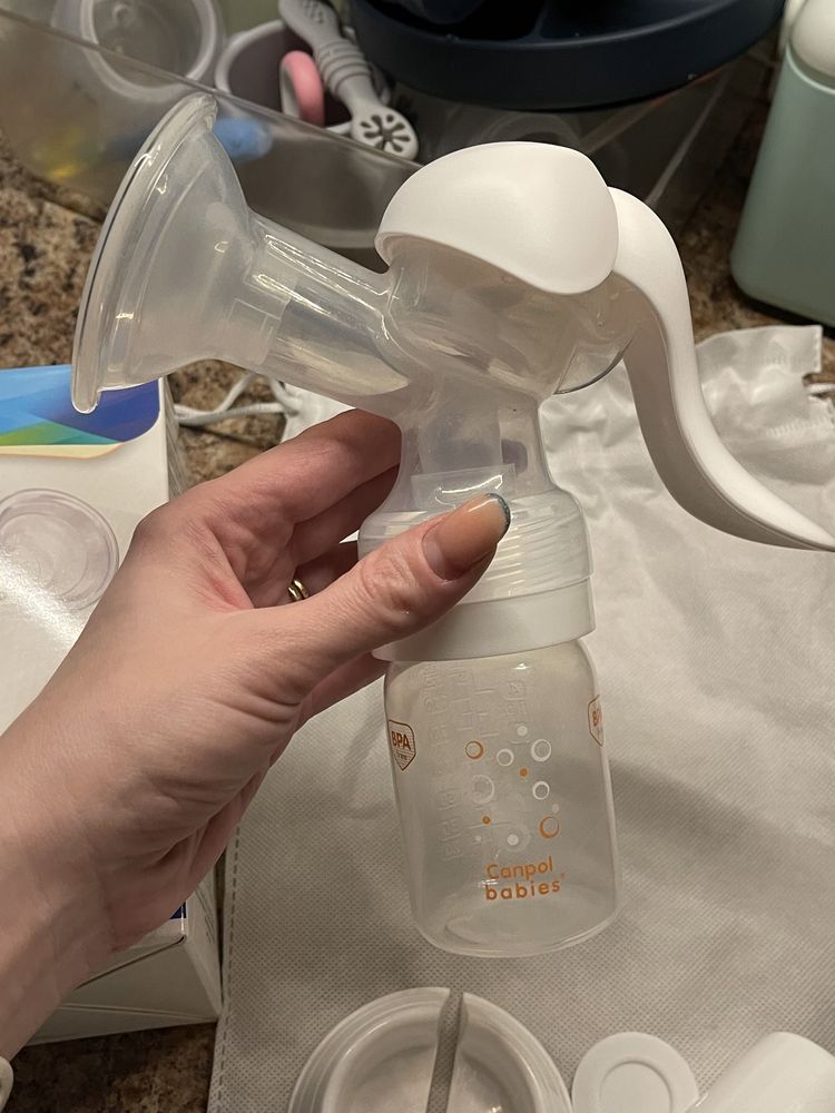 Механічний молоковідсмоктувач Canpol Babies Basic