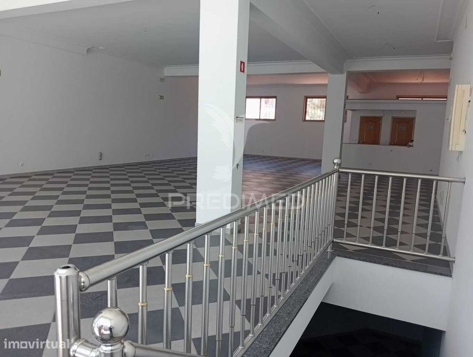 Loja para comércio - Porto de Mós