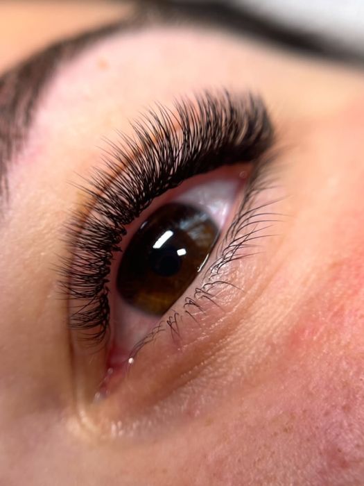 Наращивание ресниц , ламинирование ресниц