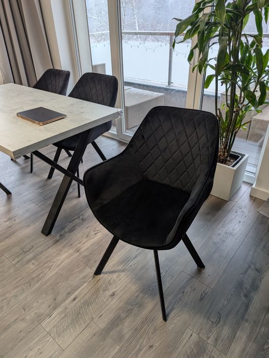 Krzesła do jadalni/ salonu 8 sztuk , tapicerowane czarne