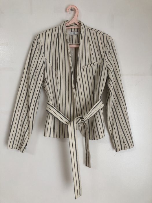 Vendo diversas peças de roupa e um bolsa