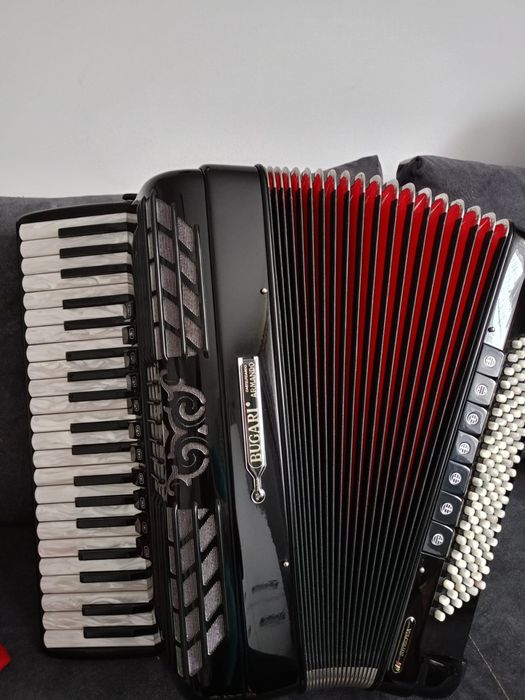 Włoski akordeon BUGARI