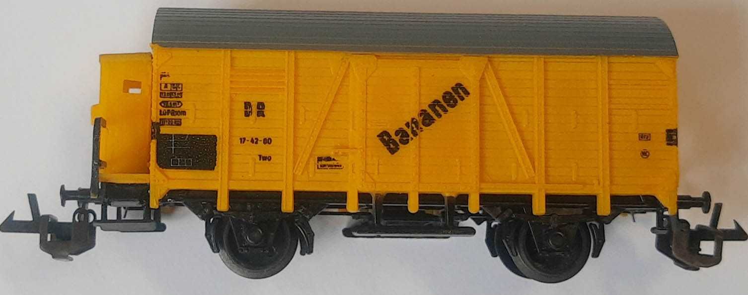 TT Zeuke 545/491 wagon kryty typ Kassel DR epoka III napis Bananen