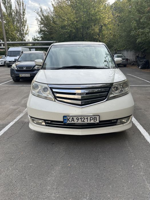 Продам Hondu Elysion 2011 2.4 бенз