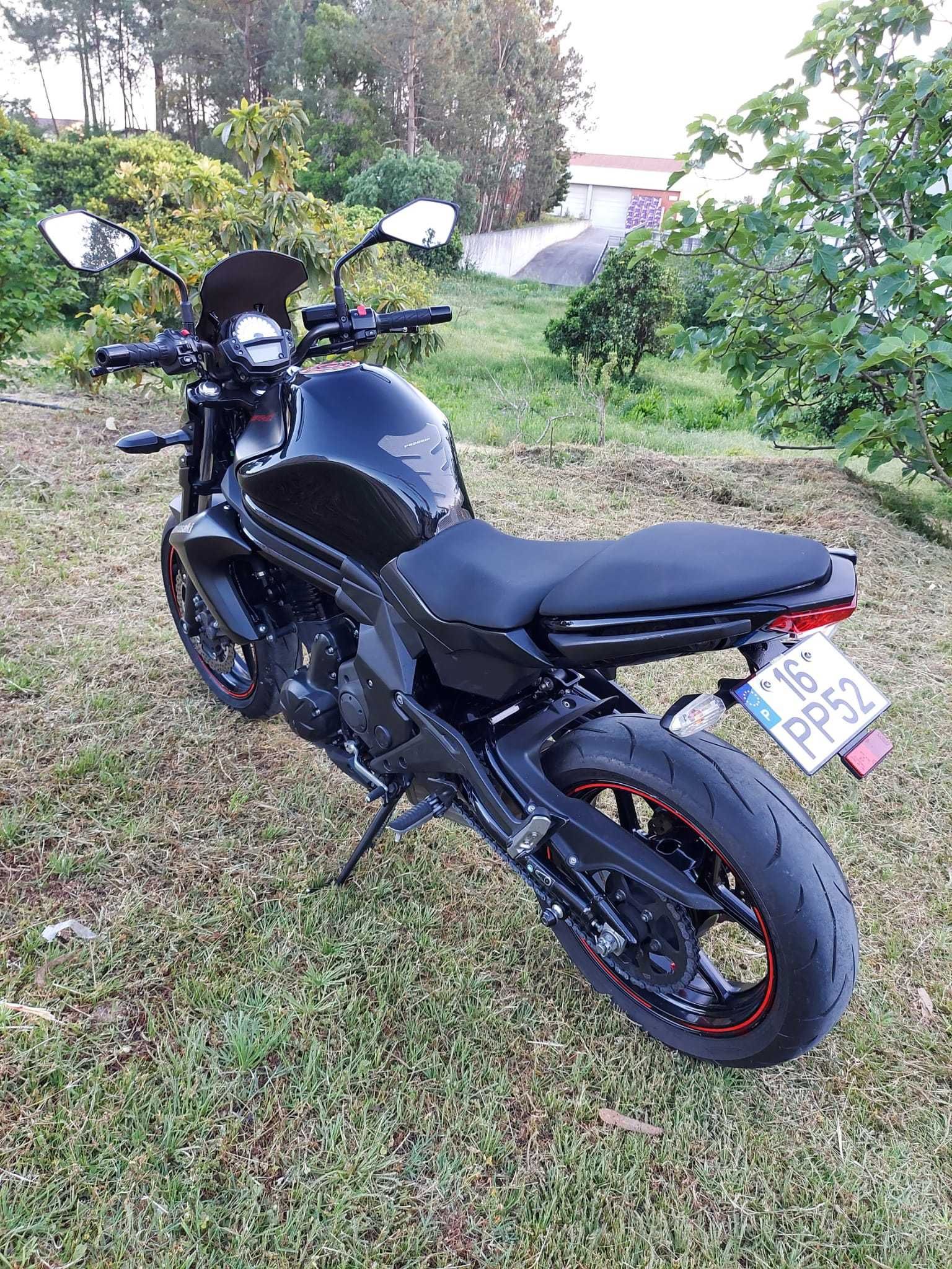 Kawasaki ER6N muito bom estado