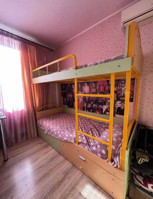 Двухъярусная кровать