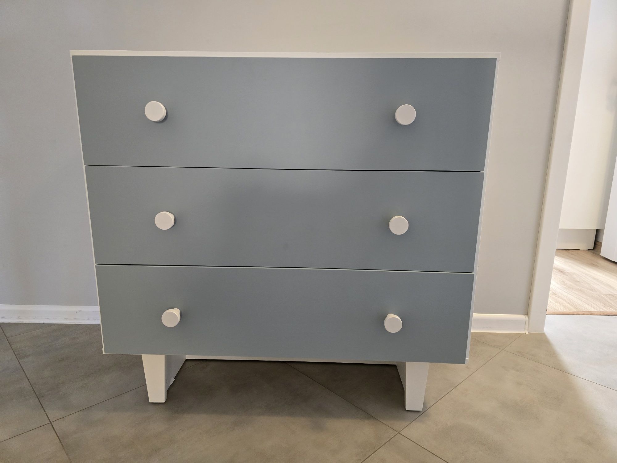 Sprzedam Komoda 3 szuflady
