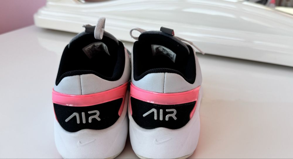 Кросівки жіночі Nike AIR MAX