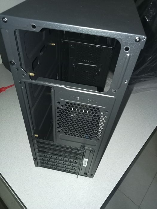 Caixa PC Nox Coolbay RX como nova