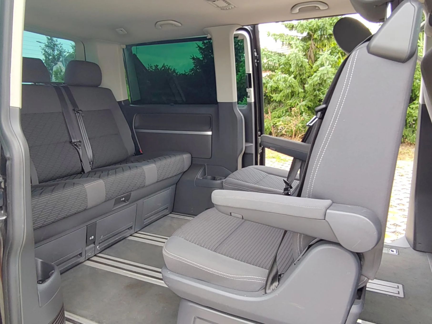 Volkswagen Multivan T5 Lift 2.0 TDI DSG 7 os Automat KAMERA 2 x el drzwi Webasto