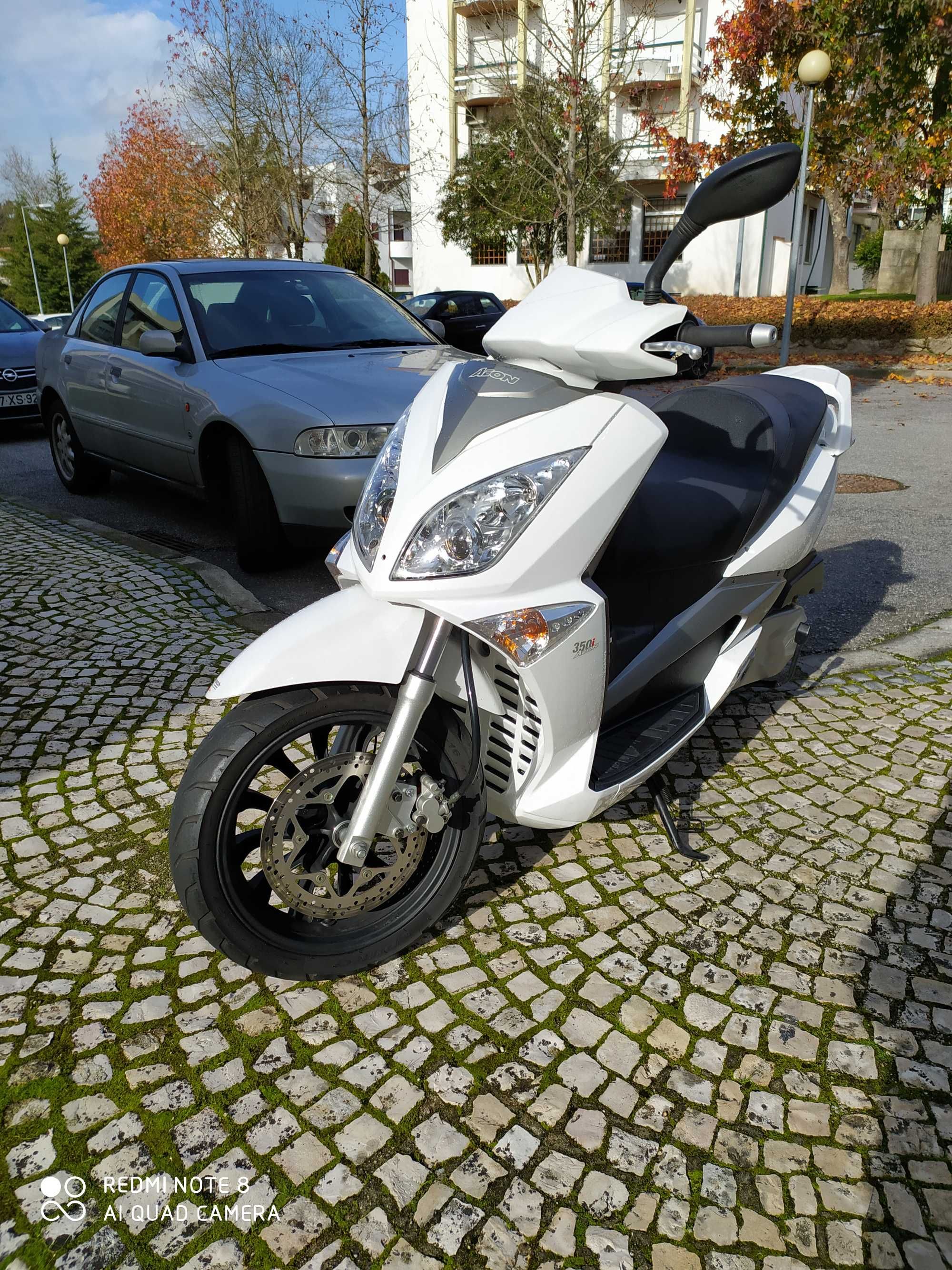 Scooter Aeon urban 350i com poucos klm