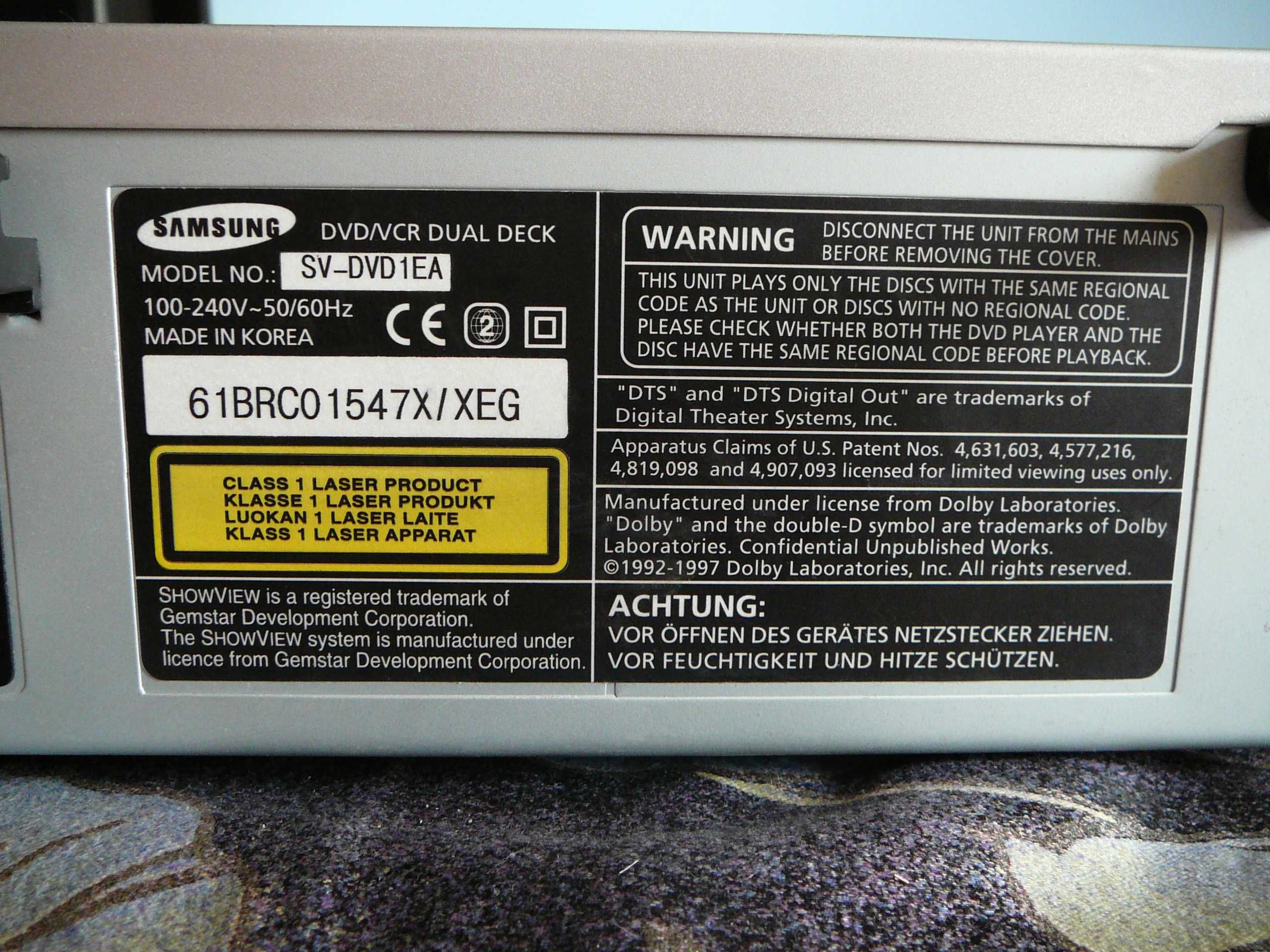 Відеодвійка, комбо відеомагнітофон та DVD плеєр Samsung SV-DVD1EA