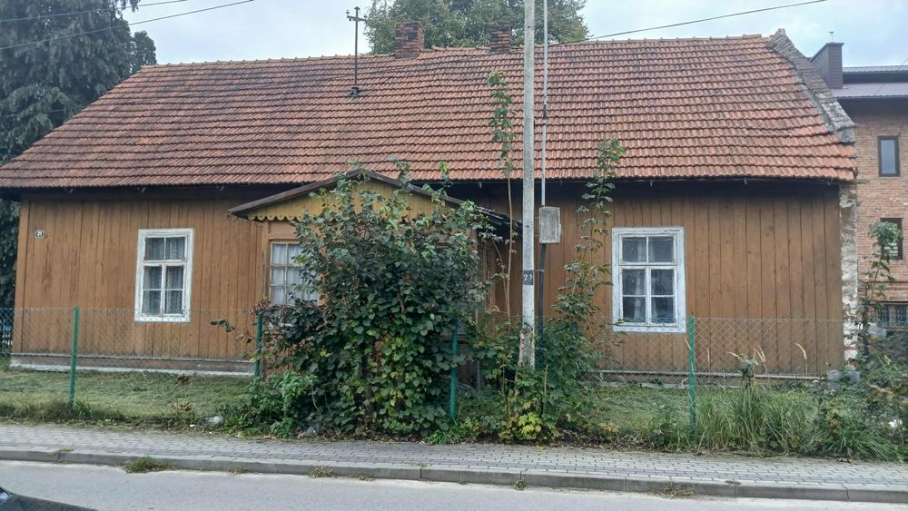 Stary dom drewniany do rozbiórki