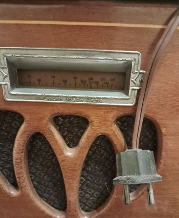 Rádio Vintage com caixa em madeira, Bosch  Americano