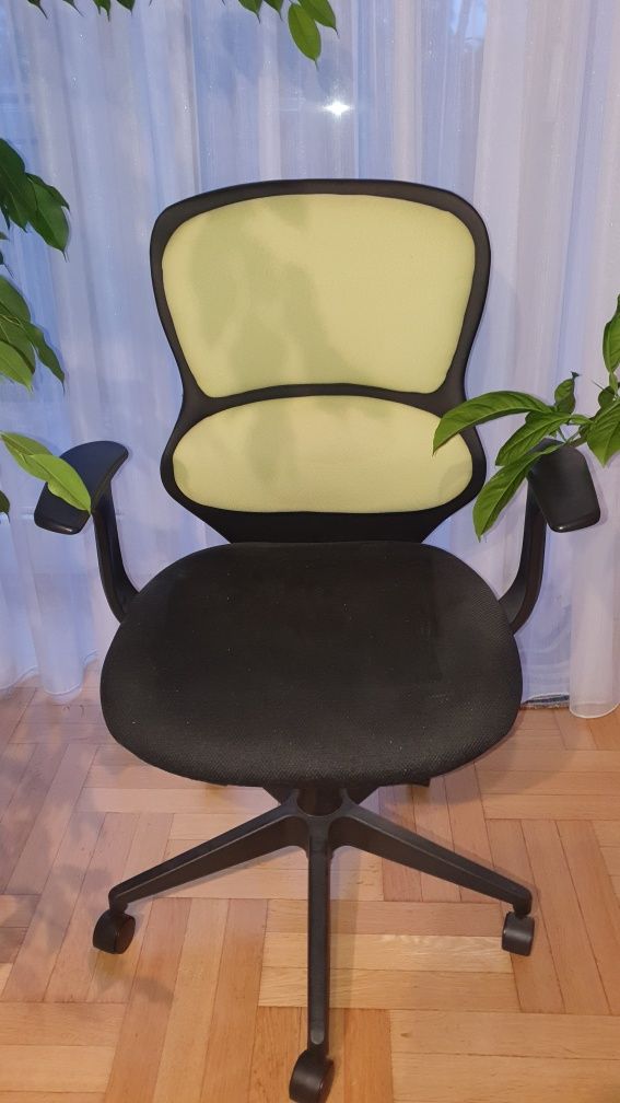 Fotel biurowy zielony