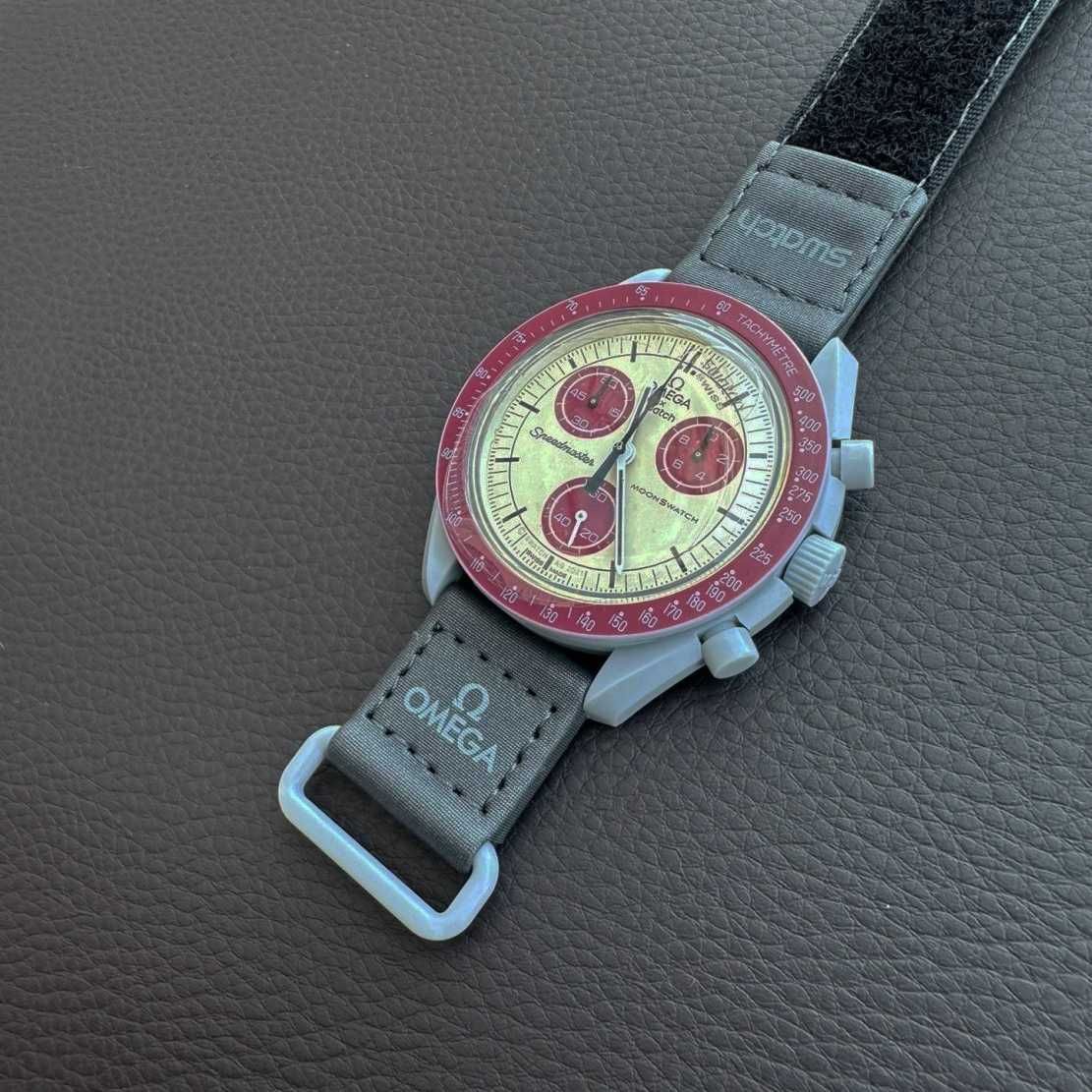 Omega Swatch Pluton SO33M101 - ciemnoszary design, ładny