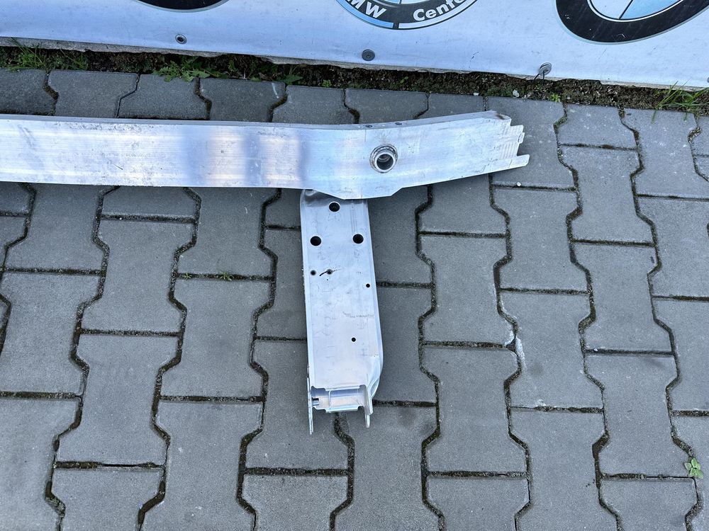 BMW F30 F31 F32 F34 F36 підсилювач переднього бампера бмв ф30 ф31 Ф32