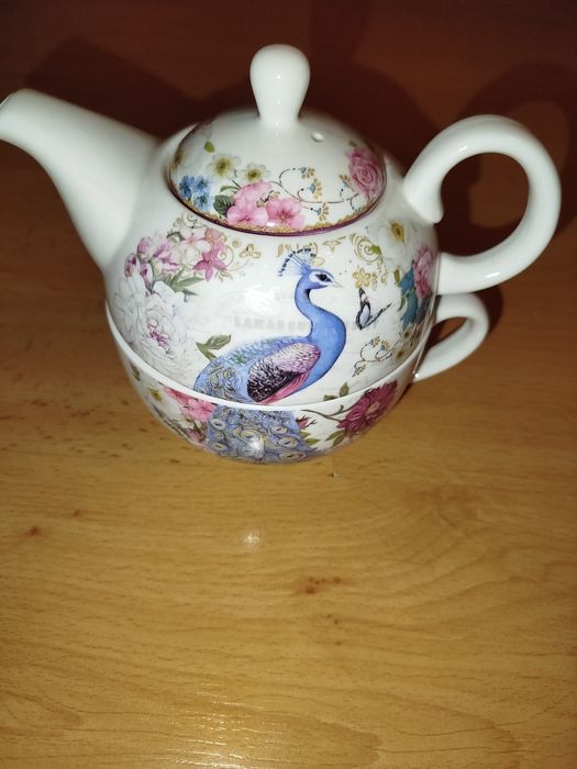 Zestaw do herbaty i filizanki z porcelany Peacock Tea For One - Elegan