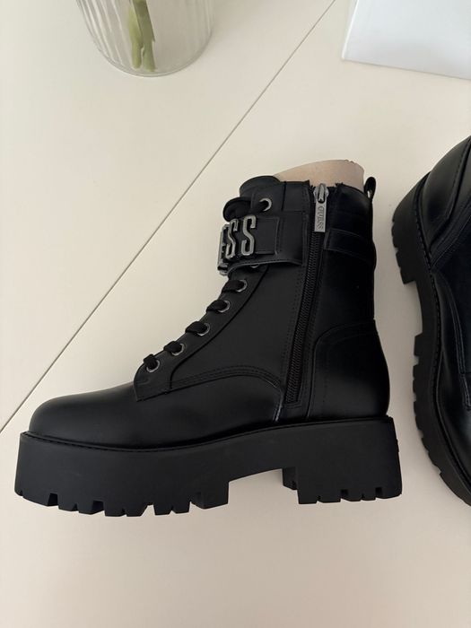 Buty, zimowe, wormery  marki Guess