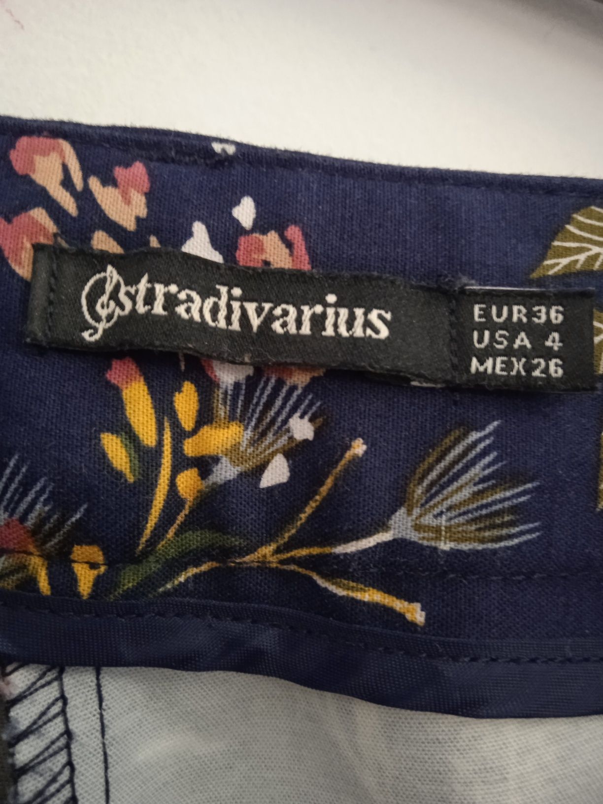 Spodnie damskie Stradivarius