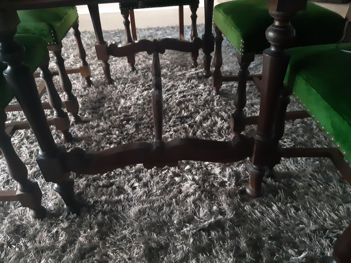 Mesa com 6 cadeiras