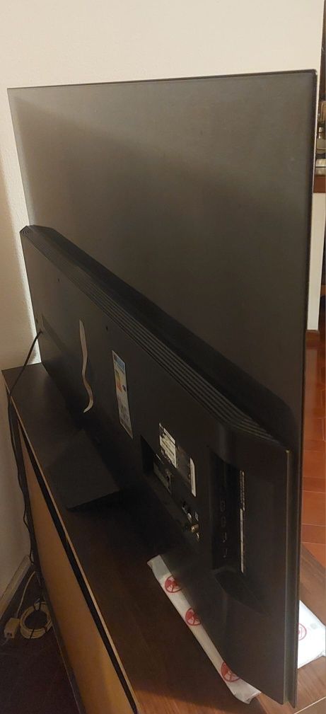 Televisão OLED, marca LG, 55", modelo OLED55BX6LB