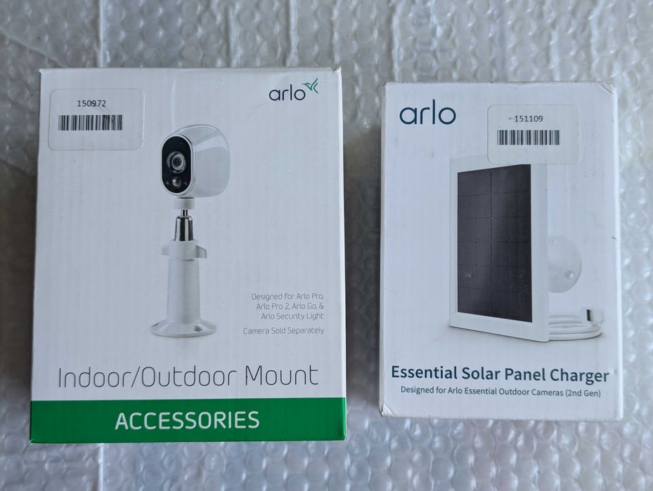 Arlo набор кріплень кронштейн та сонячна панель живлення
