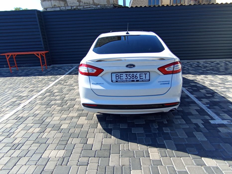 Ford fusion hybrid titanium 2015
