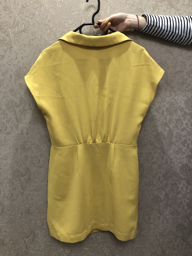 Жовта сукня