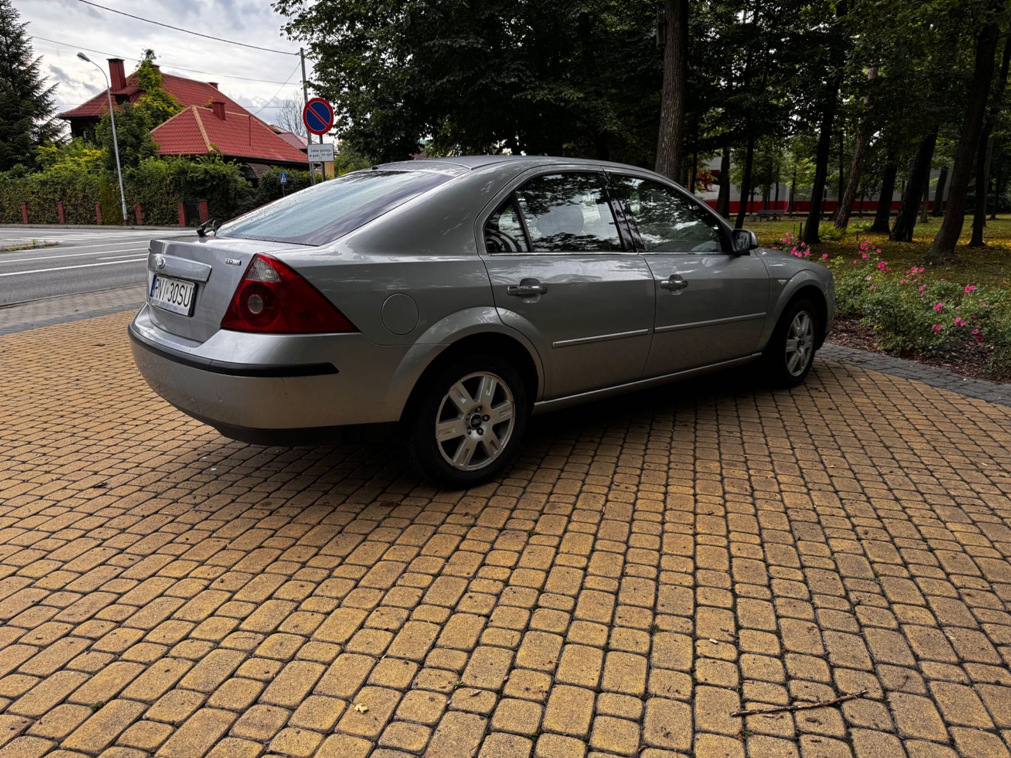Ford Mondeo MK3 – 2.0 TDCi – jeździ, klima działa – 3000 zł