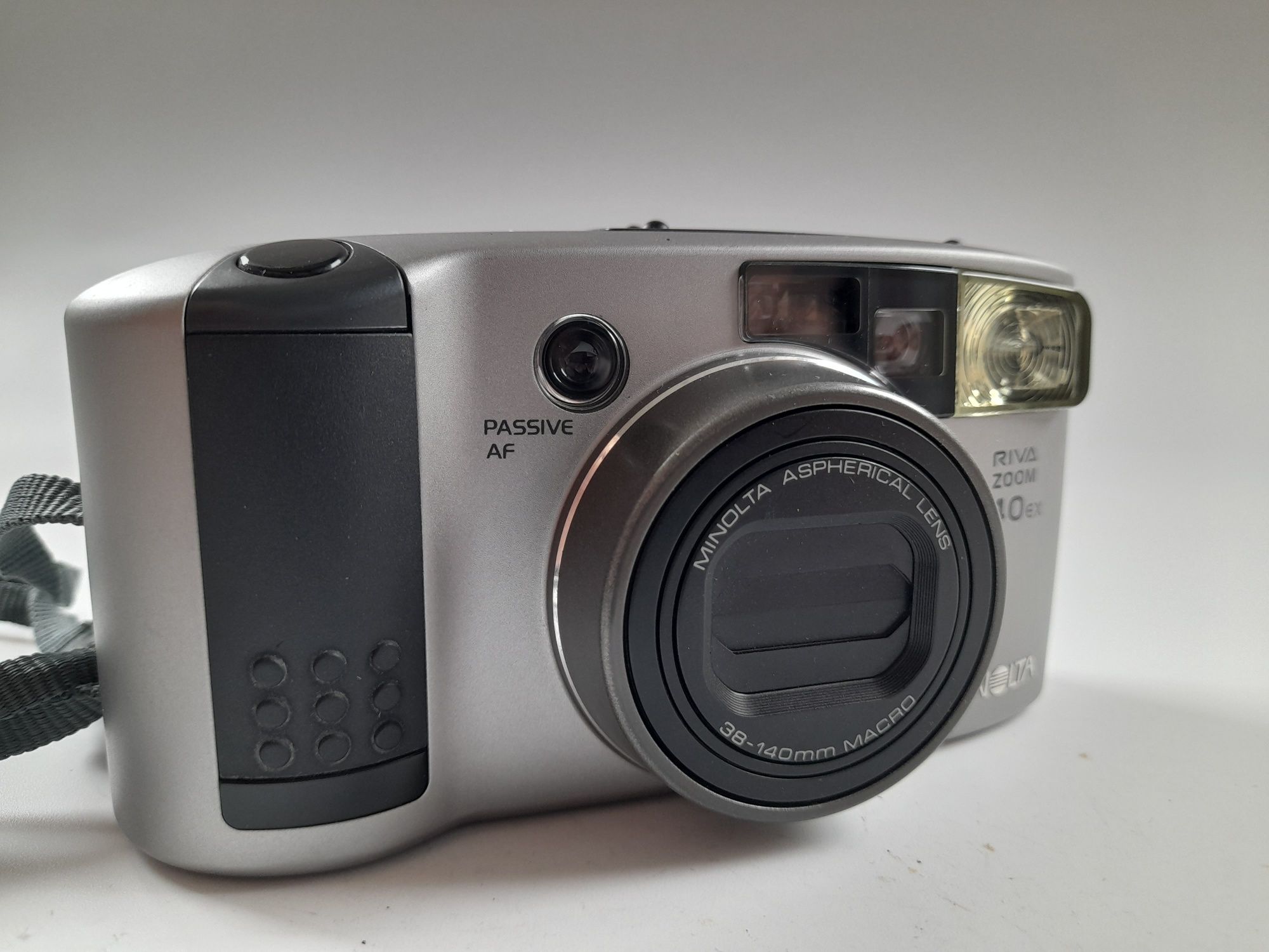 Minolta  RIVA ZOOM 140EX lens 38-140 mm macro плівковий фотоапар