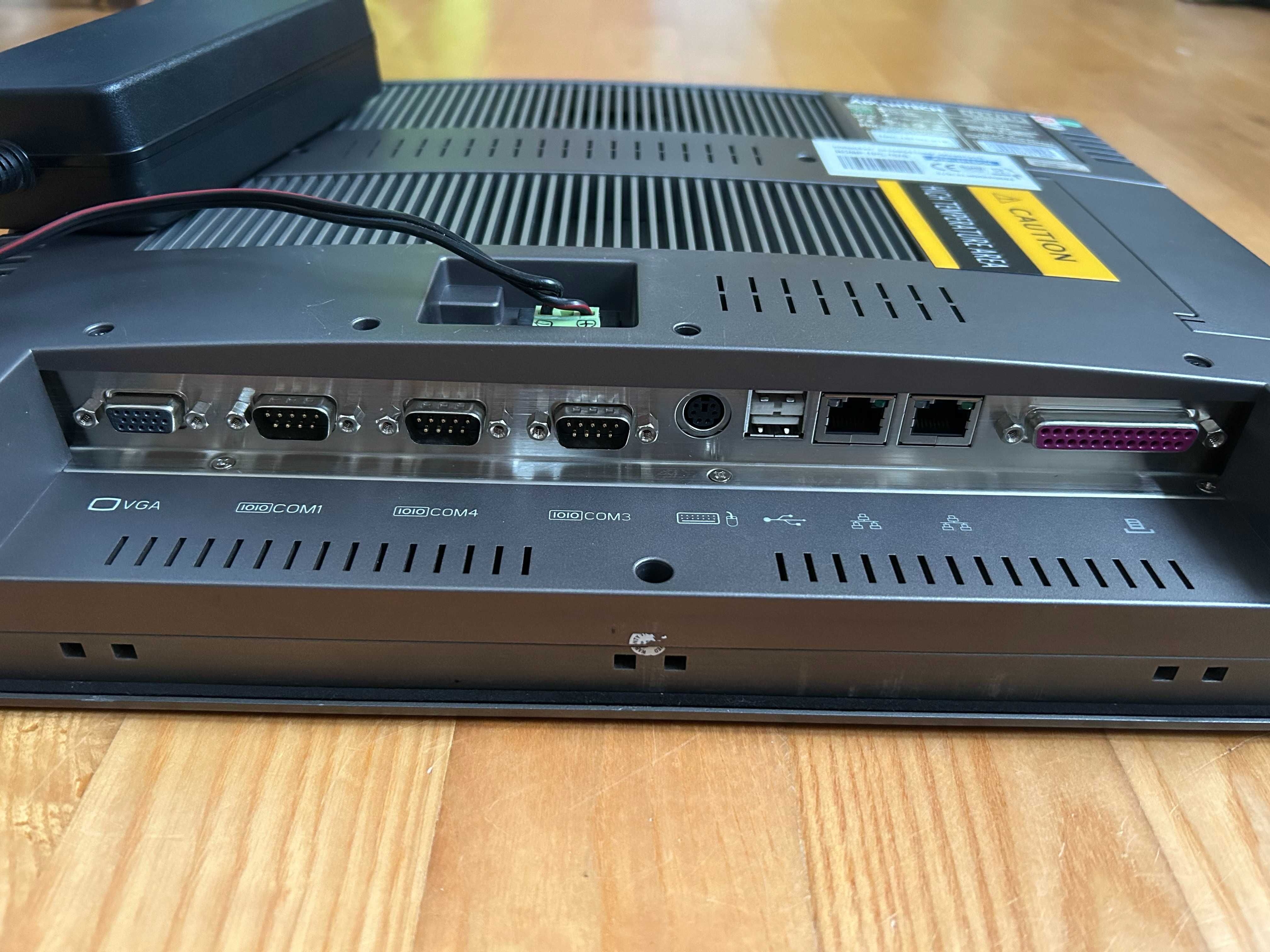 Komputer Przemysłowy Panelowy Advantech TPC-1570, Panel