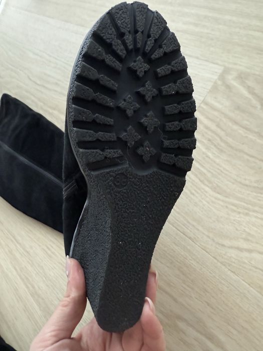 Зимові чоботи ботфорди на танкетці. Цигейка, натуральний замш