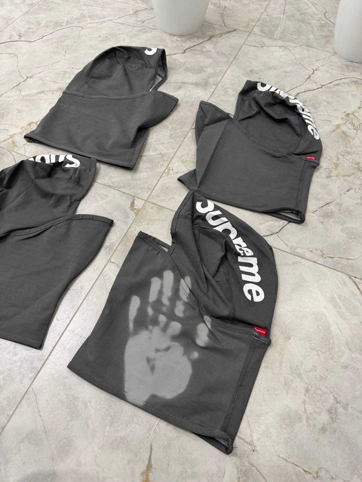 Балаклава Supreme, що змінює колір