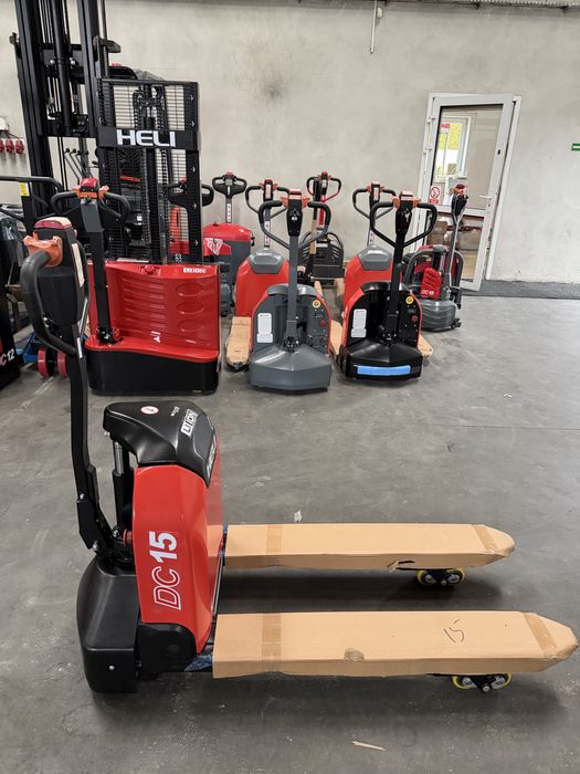 Paleciak elektryczny z funkcją żółwia do skrzyniopalet