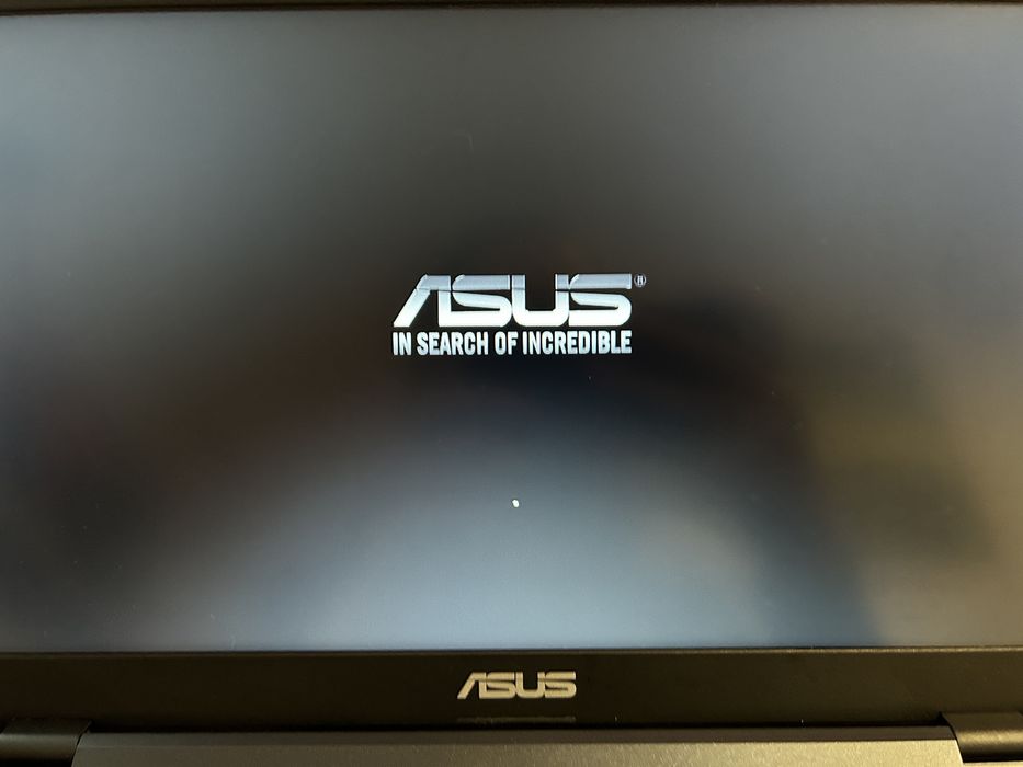 Laptop ASUS VivoBook E410MA 4GB RAM 128GB SSD Windows 11