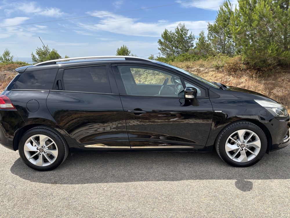 RENAULT CLIO 1.5 dCi Limited • 04/2017 • 130.000 Kms