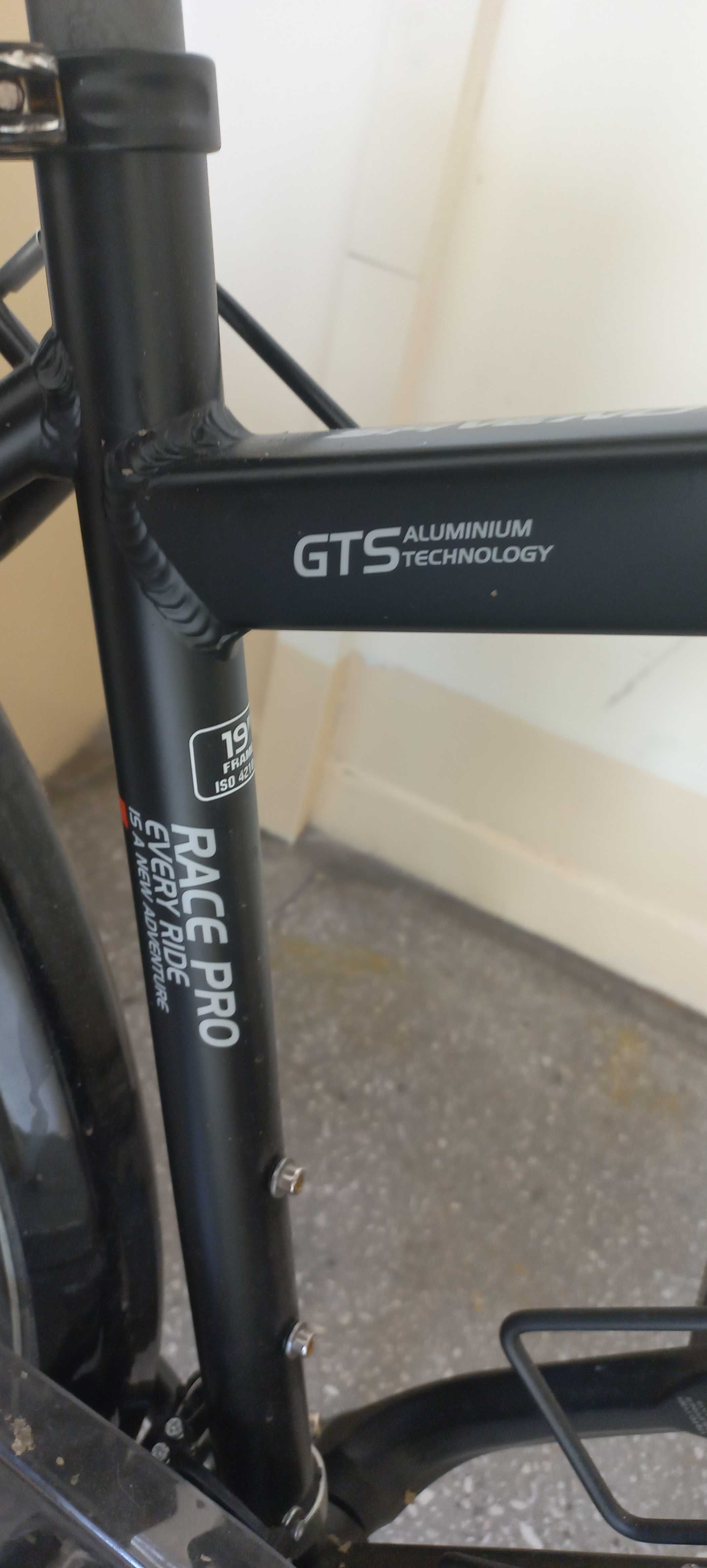 Rower trekkingowy  Saveno ODYSSEY GTS 19