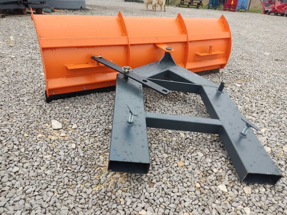 Solidny pług do śniegu do wózka widłowego polski producent