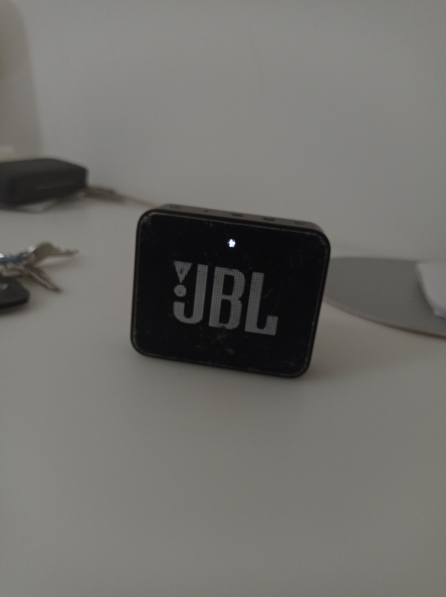 coluna jbl go 2 preta