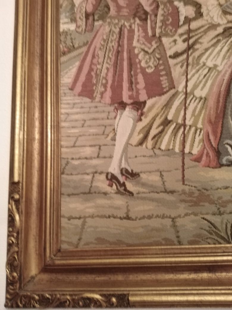 Quadro em Tapeçaria Gobelin com Cena da Corte e Moldura de Talha Doura