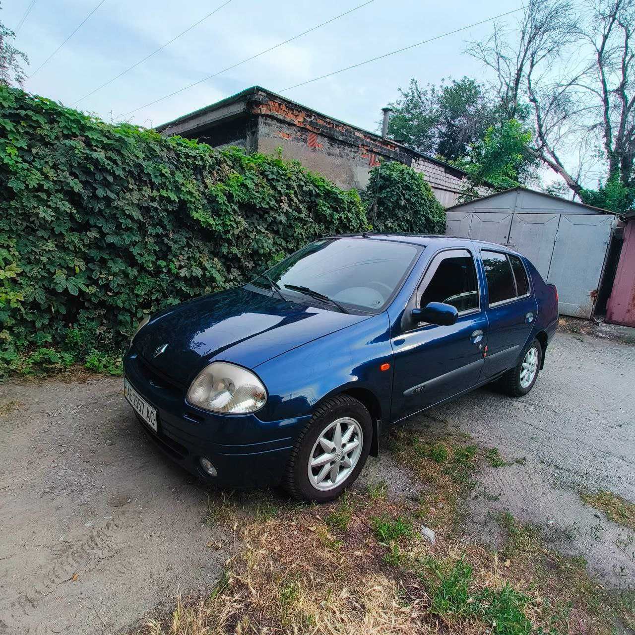 Renault Clio Symbol 2001