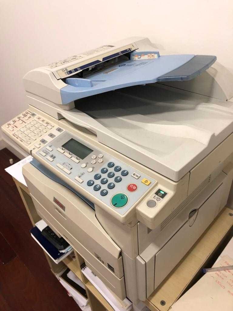 Fotocopiadora, impressora e digitalizadora Ricoh
