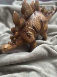 Дінозавр великий ричить