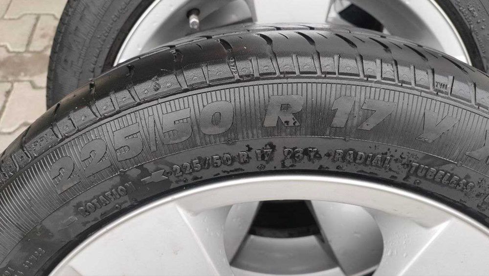 Шини 225.50.17 комплект с дисками 17 радіус БМВ