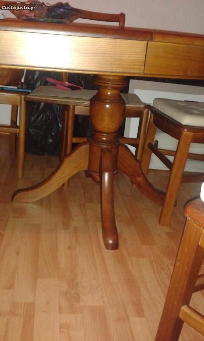 Mesa de Jantar extensível + 6 Cadeiras